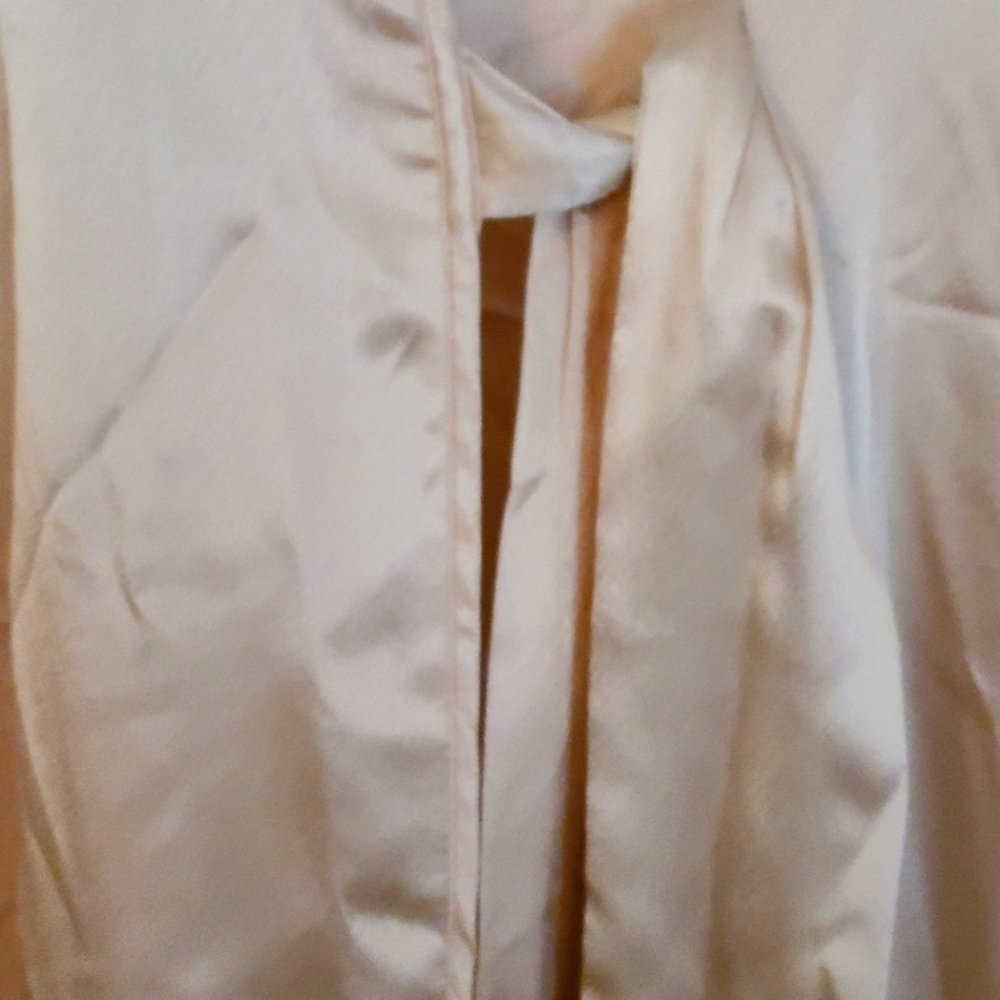 VICTORIA'S SECRET romantic robe - Picture 7 of 7